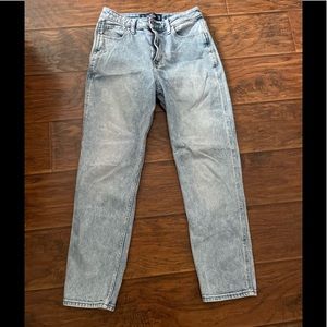 Hollister ultra-Rise Mom Jean